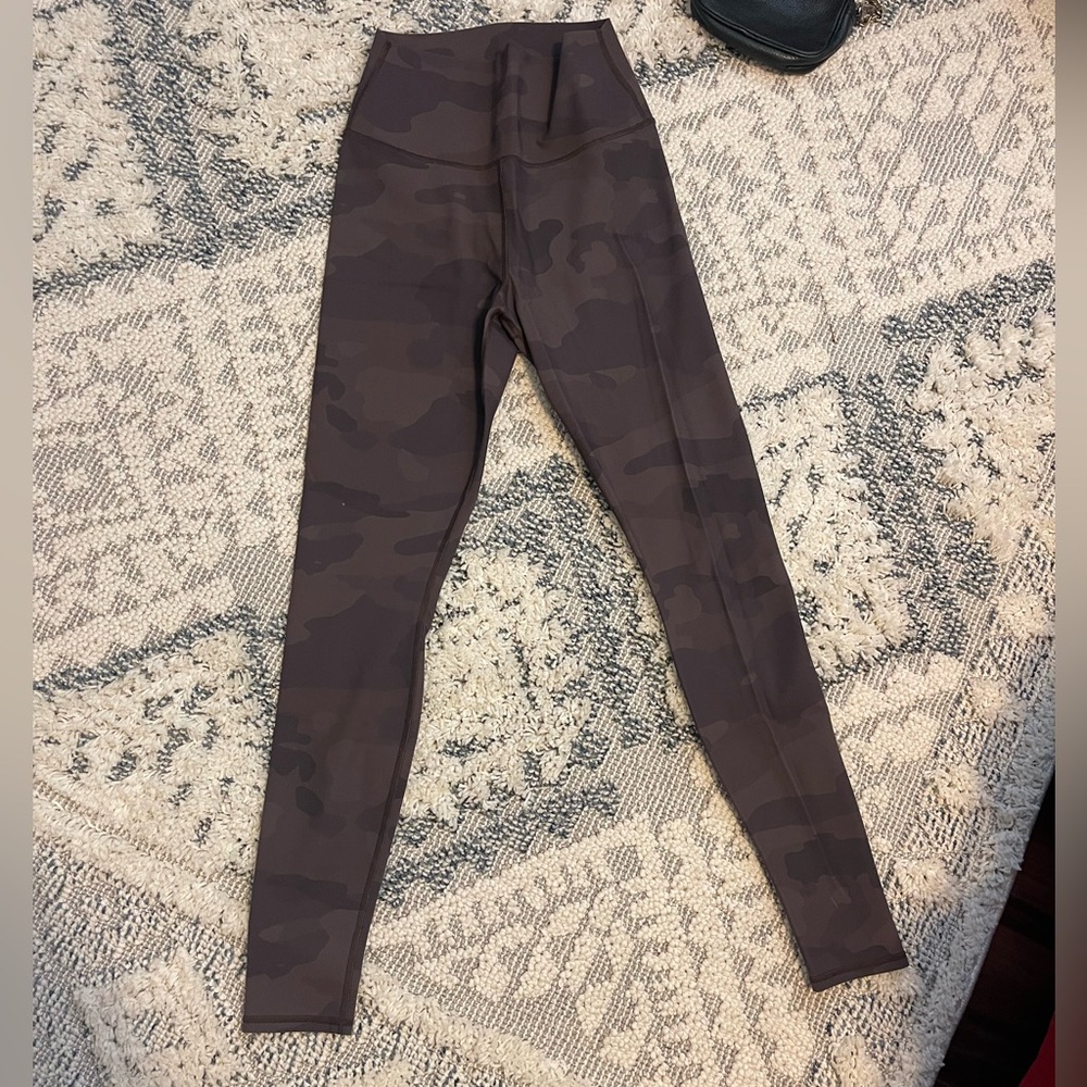 Medium alo vapor leggings